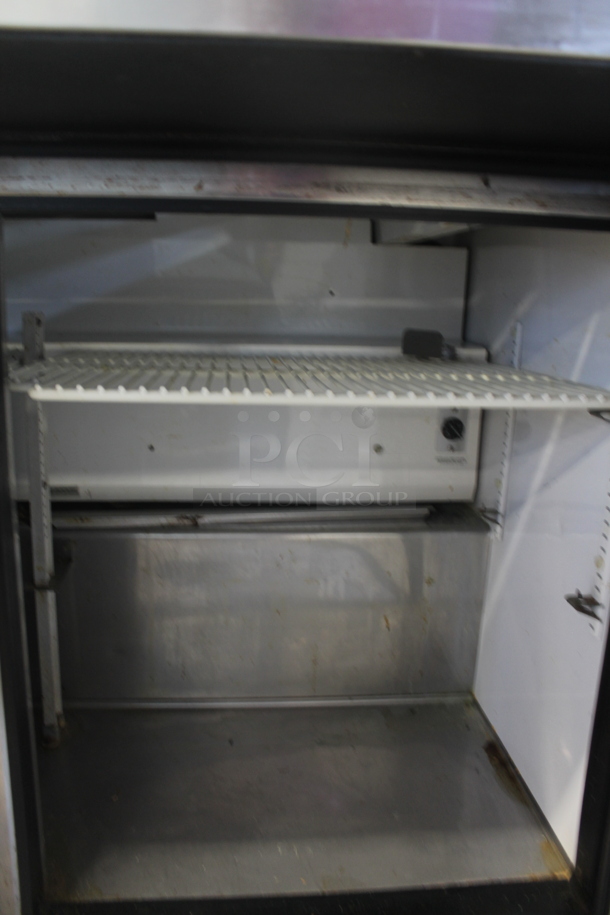 True TSSU-48-18M-B Stainless Steel Commercial Sandwich Salad Prep Table Bain Marie Mega Top on Commercial Casters. 115 Volts, 1 Phase. Tested and Powers On But Does Not Get Cold - Image 3 of 5