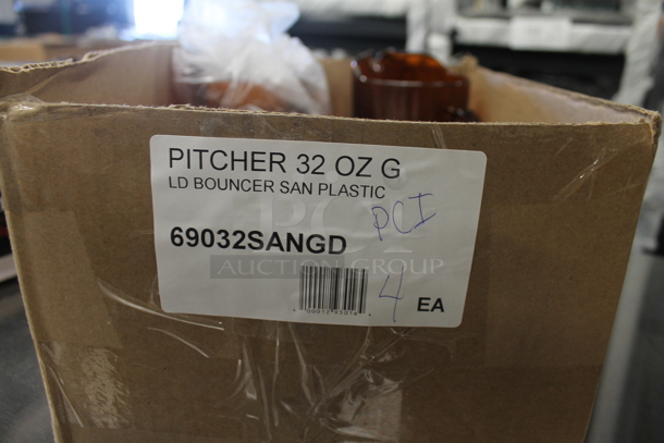 Box of 4 BRAND NEW SCRATCH AND DENT! Choice 69032SANGD 32 oz. Amber SAN Plastic Beverage Pitcher - Image 5 of 5
