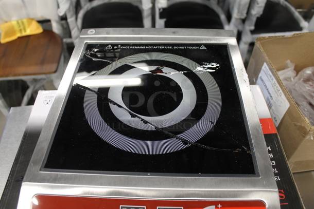 BRAND NEW SCRATCH AND DENT! Avantco 177IC3500 Stainless Steel Commercial Countertop Single Burner Induction Range / Cooker. See Pictures For Damage To Cooktop. 208/240 Volts, 1 Phase. - Image 7 of 8