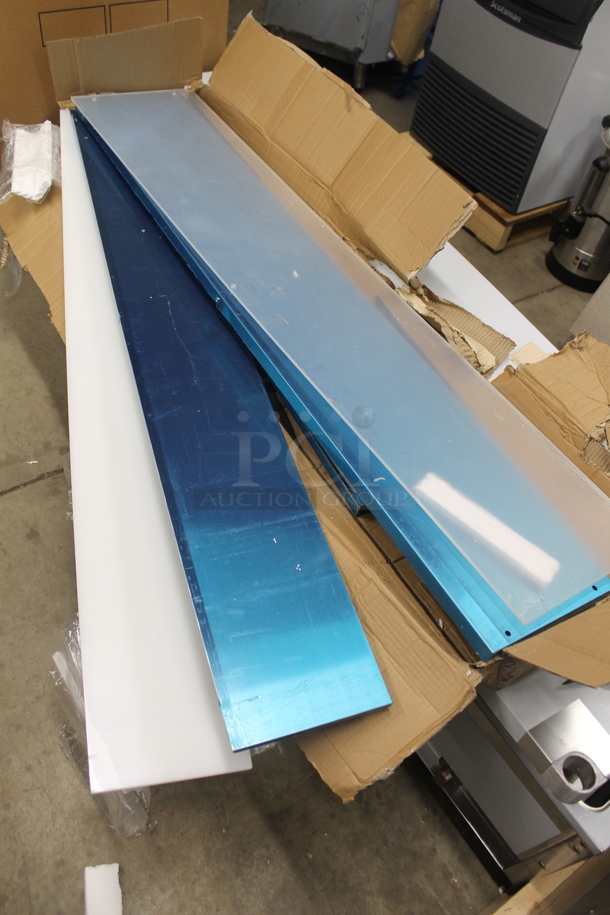 BRAND NEW SCRATCH AND DENT! Avantco 177EST4SG 57" Overshelf with Sneeze Guard for Select Avantco 177EST4SG Units - Image 4 of 5