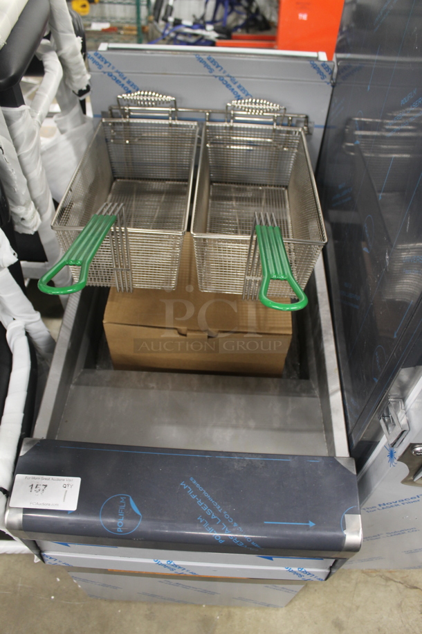 BRAND NEW SCRATCH AND DENT! 2023 Frymaster MJ1CFSE Stainless Steel Commercial Floor Style 60-80 lb. Capacity Propane Gas Powered Deep Fat Fryer w/ 2 Metal Fry Baskets. 150,000 BTU.  - Image 3 of 8