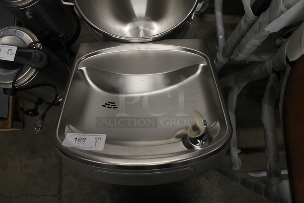 BRAND NEW SCRATCH AND DENT! Elkay EZFSD_1H Stainless Steel Commercial Wall Mount Water Fountain.  - Image 3 of 6