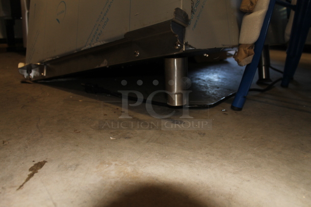 BRAND NEW SCRATCH AND DENT! 2023 ServIt 423TCW26 Stainless Steel Commercial 26 Gallon First-In First-Out Chip Warmer / Merchandiser. Missing 2 Legs. 120 Volts, 1 Phase. Tested and Working! - Image 6 of 8