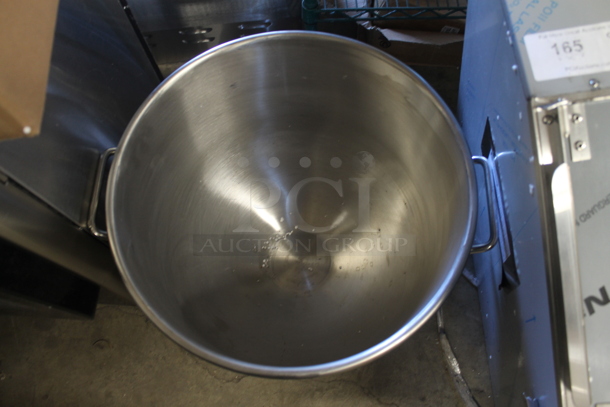 BRAND NEW SCRATCH AND DENT! Stainless Steel Commercial Mixing Bowl. - Image 3 of 6