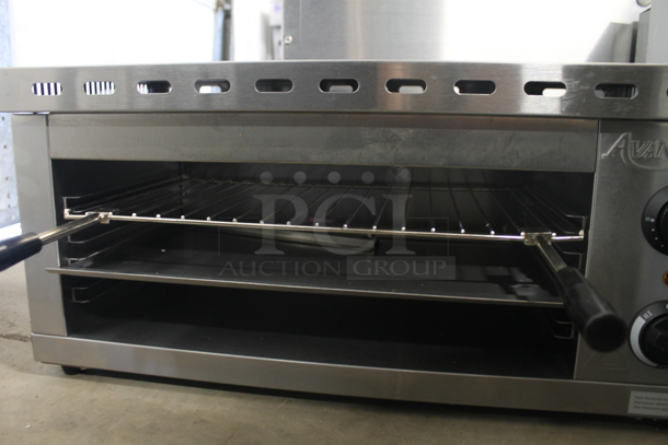 BRAND NEW SCRATCH AND DENT! 2023 Avantco 177CHSME24A Stainless Steel Commercial Electric Powered Cheese Melter. 120 Volts, 1 Phase. Tested and Working! - Image 2 of 4