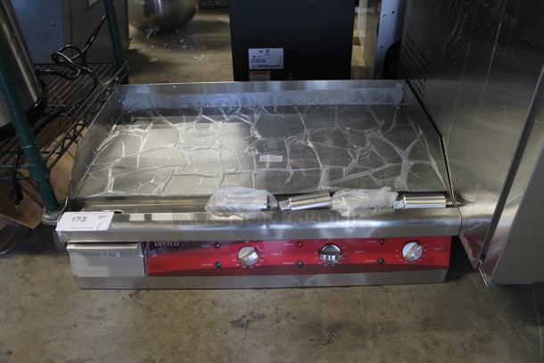 BRAND NEW SCRATCH AND DENT! Avantco 177EG30N Stainless Steel Commercial Countertop Electric Powered Flat Top Griddle. 208/240 Volts, 1 Phase. - Image 2 of 5