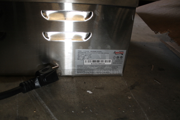 BRAND NEW SCRATCH AND DENT! Avantco 177EG30N Stainless Steel Commercial Countertop Electric Powered Flat Top Griddle. 208/240 Volts, 1 Phase. - Image 5 of 5