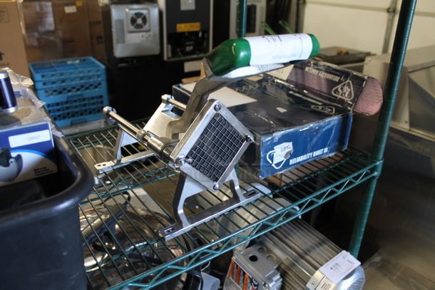 BRAND NEW SCRATCH AND DENT! Garde  Metal Commercial Countertop Vegetable Dicer - Image 3 of 6