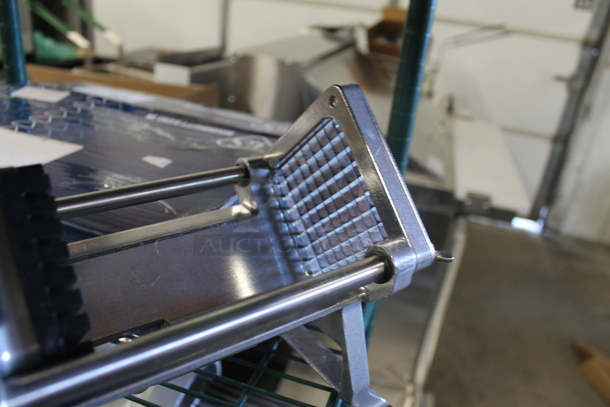 BRAND NEW SCRATCH AND DENT! Garde  Metal Commercial Countertop Vegetable Dicer - Image 6 of 6