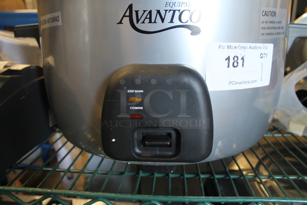 BRAND NEW SCRATCH AND DENT! Avantco 177RC3060 Stainless Steel Countertop Rice Cooker. 120 Volts, 1 Phase. Tested and Working! - Image 3 of 7
