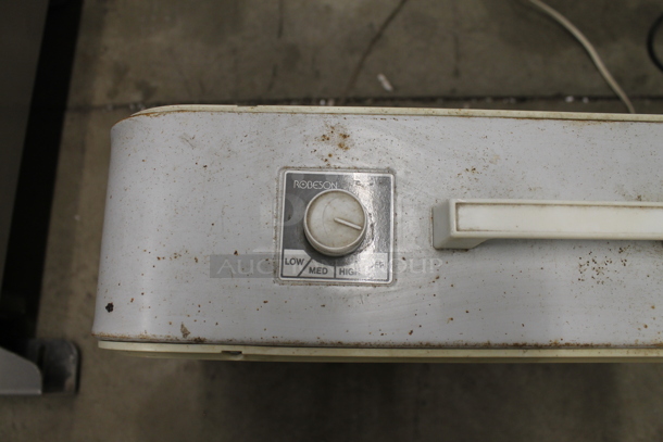 Robeson Metal Box Fan. - Image 2 of 5