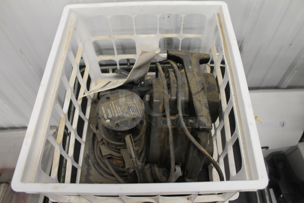 ALL ONE MONEY! Lot of Black and Decker JS660 Jigsaw, UHaul Drawbar and Sander. 120 Volts, 1 Phase.  - Image 5 of 9