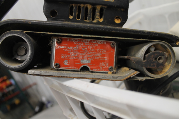 ALL ONE MONEY! Lot of Black and Decker JS660 Jigsaw, UHaul Drawbar and Sander. 120 Volts, 1 Phase.  - Image 8 of 9