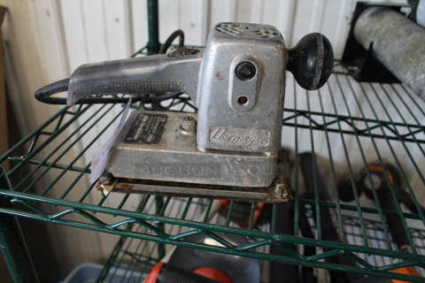 Dormeyer HS1BB Orbital Sander. 115 Volts, 1 Phase.