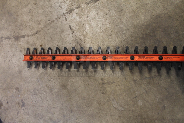 Black & Decker NHT518 Hedge Trimmer - Image 4 of 6