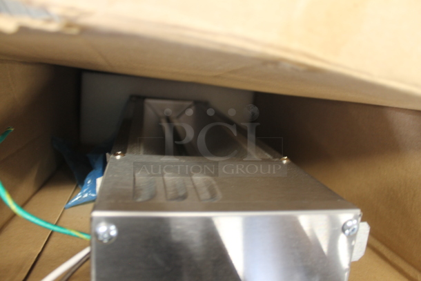 BRAND NEW IN BOX! APW Wyott OH54H1T Stainless Steel Warming Strip. 120 Volts, 1 Phase. - Image 4 of 5