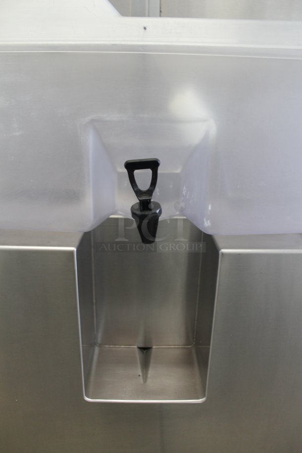 Fresh N Squeeze POS-1 Stainless Steel Commercial Floor Style Automatic Citrus Juicer on Commercial Casters. 120 Volts, 1 Phase. Tested and Working! - Image 4 of 7