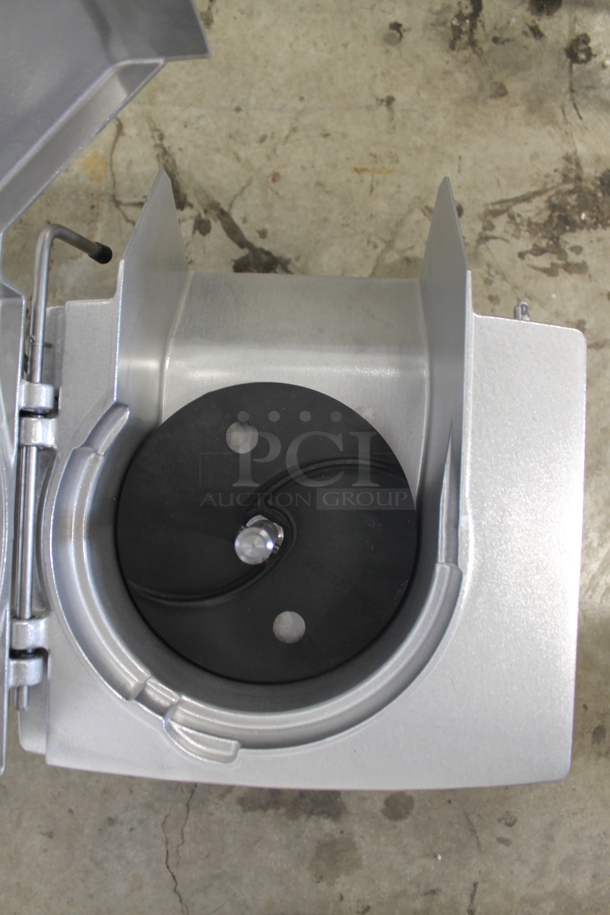 BRAND NEW! Robot Coupe CL 50 U Series E Metal Commercial Countertop Food Processor w/ Blade Cover. 120 Volts, 1 Phase. Tested and Working! - Image 5 of 7