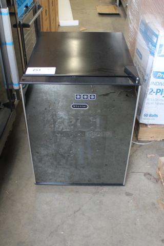 BRAND NEW SCRATCH AND DENT! Whynter WC-201TD 20 Bottle Thermoelectric Wine Cooler Merchandiser. 115 Volts, 1 Phase. Tested and Working!