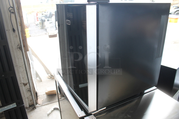 BRAND NEW SCRATCH AND DENT! Whynter WC-201TD 20 Bottle Thermoelectric Wine Cooler Merchandiser. 115 Volts, 1 Phase. Tested and Working! - Image 2 of 4