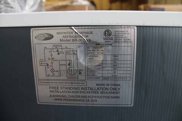 BRAND NEW SCRATCH AND DENT! Whynter BR-062WS 62 Can Capacity Stainless Steel Beverage Refrigerator Merchandiser with Lock. 115 Volts, 1 Phase. Tested and Working! - Image 4 of 4