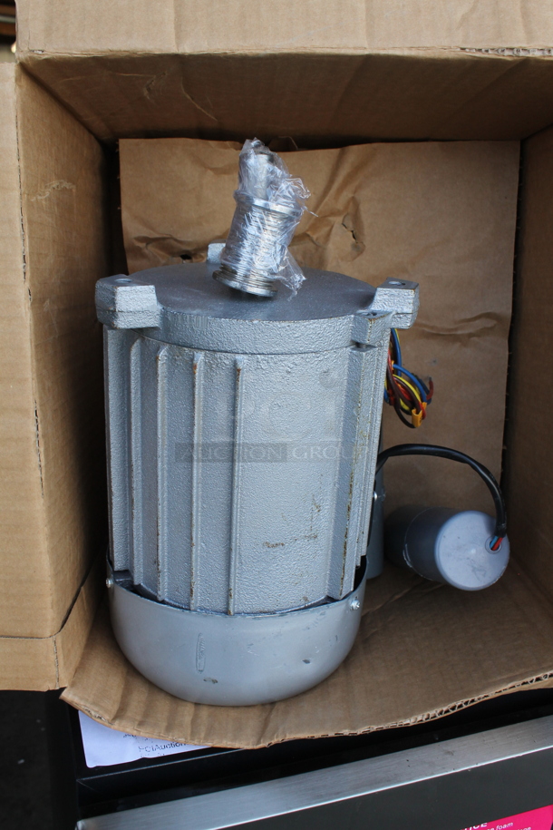 Single Phase Asynchronous Motor. 110 Volts, 1 Phase. - Image 1 of 4