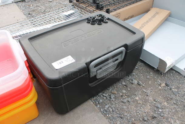 BRAND NEW SCRATCH AND DENT! Carlisle IT18003 Cateraide™ IT Onyx Black Top Loading 8" Deep Insulated Food Pan Carrier - Image 2 of 5