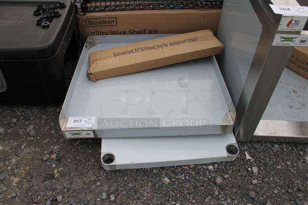 BRAND NEW SCRATCH AND DENT! Regency 600ES2424G 24" x 24" 16-Gauge Stainless Steel Equipment Stand with Galvanized Undershelf - Image 2 of 4