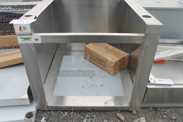 BRAND NEW SCRATCH AND DENT! Regency 351BASE24 24" Stainless Steel Open Base Equipment Stand - Image 4 of 5