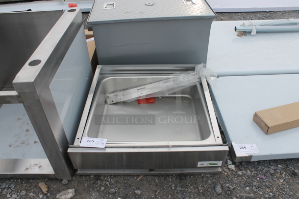 BRAND NEW SCRATCH AND DENT! Regency 600DR2020 20" x 20" x 5" Drawer with Stainless Steel Front - Image 2 of 4