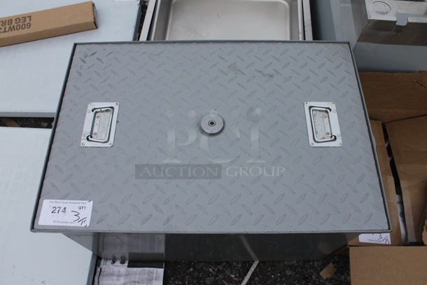 BRAND NEW SCRATCH AND DENT! Regency 600GT25 50 lb. 25 GPM Grease Trap with 3" Non-Threaded Connections - Image 3 of 5