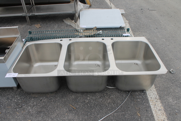 BRAND NEW SCRATCH AND DENT! Stainless Steel 3 Bay Drop In Sink. Bays 16x20 - Image 2 of 5