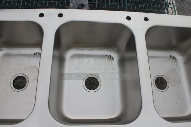 BRAND NEW SCRATCH AND DENT! Stainless Steel 3 Bay Drop In Sink. Bays 16x20 - Image 4 of 5