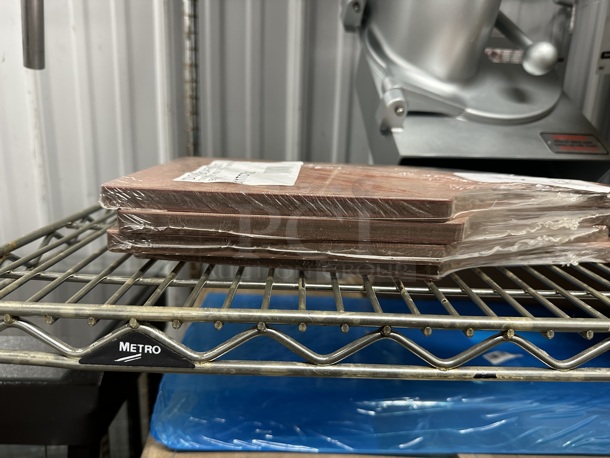 4 BRAND NEW SCRATCH AND DENT! San Jamar 511TC7502 TC7502 7" x 9" x 1/2" Tuff-Cut Bread Board with Handle. 4 Times Your Bid! - Image 2 of 5