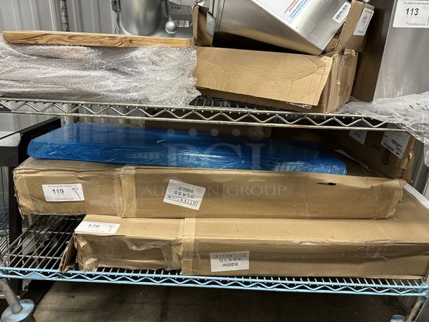 BRAND NEW SCRATCH AND DENT! Vollrath MB36 36" Mobile Steel Sneeze Guard with Straight Acrylic Breath Guard - Image 2 of 4
