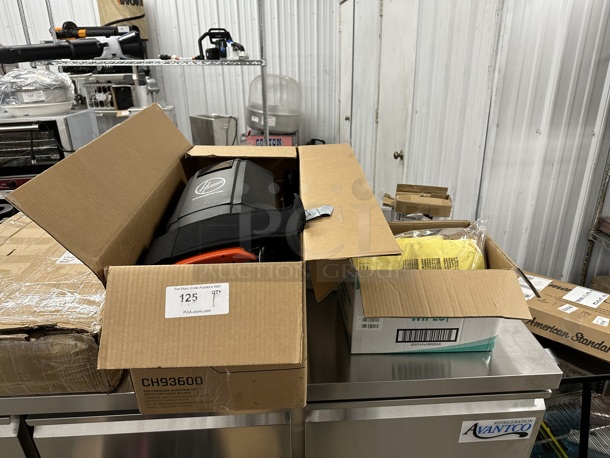 BRAND NEW SCRATCH AND DENT! 2023 Hoover CH93619 HVRPWR 6 Qt. 40V Cordless Backpack Vacuum Cleaner.  - Image 2 of 10
