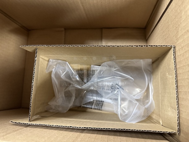 BRAND NEW SCRATCH AND DENT! 2023 Hoover CH93619 HVRPWR 6 Qt. 40V Cordless Backpack Vacuum Cleaner.  - Image 5 of 10