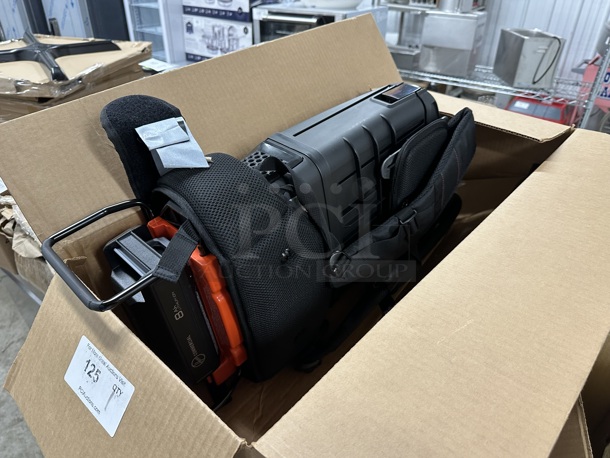 BRAND NEW SCRATCH AND DENT! 2023 Hoover CH93619 HVRPWR 6 Qt. 40V Cordless Backpack Vacuum Cleaner.  - Image 6 of 10
