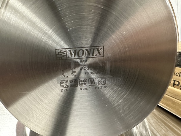 BRAND NEW SCRATCH AND DENT! Monix 013204 Monix 34 Cup (17 Cup Raw) 8.5 qt. (8 Liter) Stainless Steel Pressure Cooker with Steamer Basket - Image 6 of 6
