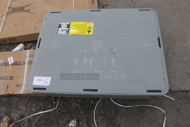 BRAND NEW SCRATCH AND DENT! Endura 3925A02LO Lo-Pro 50 lb. 25 GPM Low Profile Grease Trap with - Image 4 of 5