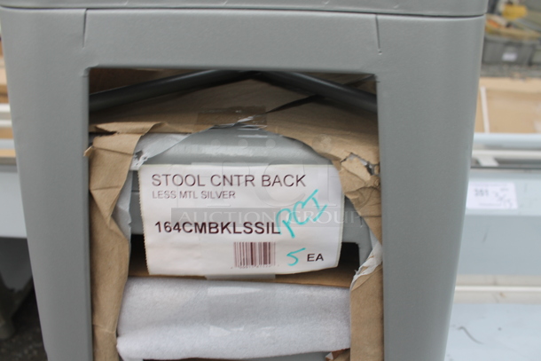 5 BRAND NEW SCRATCH AND DENT! Lancaster Table & Seating 164CMBKLSSIL Alloy Series Silver Outdoor Backless Counter Height Stool. 5 Times Your Bid! - Image 3 of 4