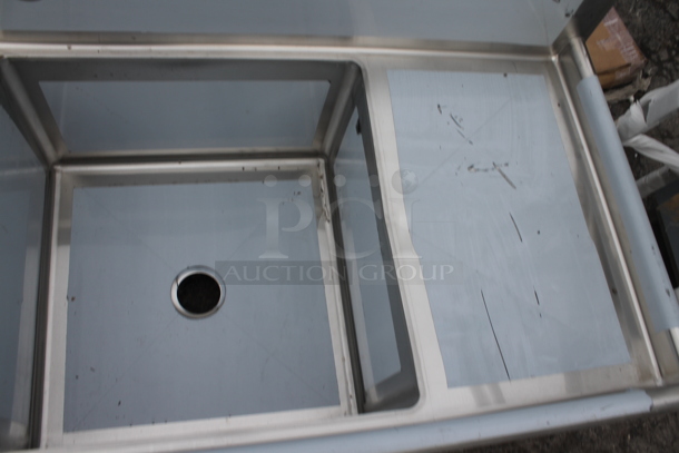 BRAND NEW SCRATCH AND DENT! Regency 600S22424218 Stainless Steel Commercial 2 Bay Sink w/ Dual Drain Boards. No Legs. Bays 24x24. Drain Boards 16.5x26 - Image 4 of 5