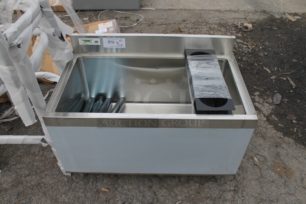BRAND NEW SCRATCH AND DENT! Regency 600IB1830 Stainless Steel 18" x 30" Underbar Ice Bin - 98 lb. - Image 2 of 4