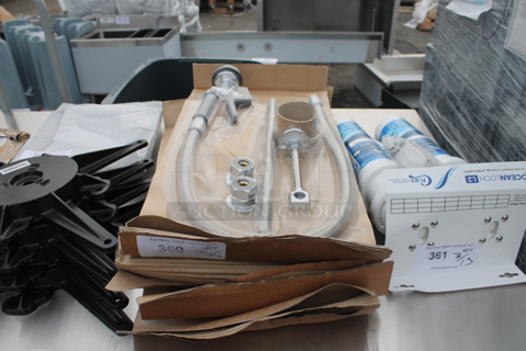 BRAND NEW SCRATCH AND DENT! Faucet Set