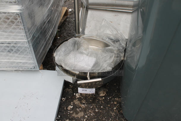 BRAND NEW SCRATCH AND DENT! Acopa Stainless Steel Round Chafing Dish w/ Rolling Lid - Image 2 of 4
