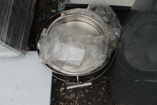 BRAND NEW SCRATCH AND DENT! Acopa Stainless Steel Round Chafing Dish w/ Rolling Lid - Image 3 of 4