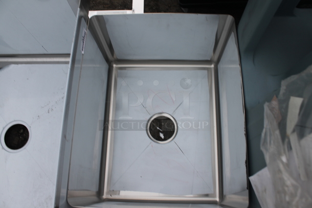BRAND NEW SCRATCH AND DENT! Stainless Steel Single Bay Drop In Sink - Image 3 of 3