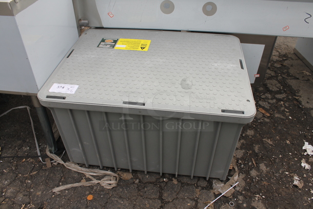 BRAND NEW SCRATCH AND DENT! Endura 3935A03 70 lb. 35 GPM Grease Trap with 3" Hub - Image 3 of 5