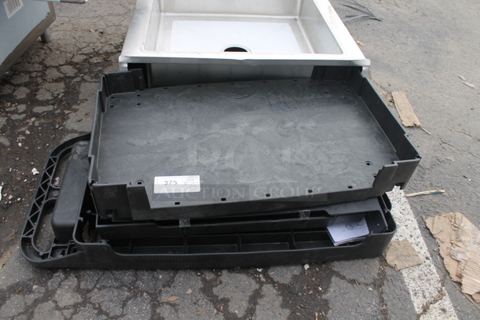 BRAND NEW SCRATCH AND DENT! Black Poly Cart
