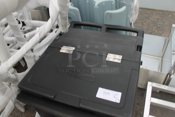 BRAND NEW SCRATCH AND DENT! CaterGator215IB125BK  125 lb. Capacity Black Mobile Ice Bin with Flip Lid - Image 3 of 5